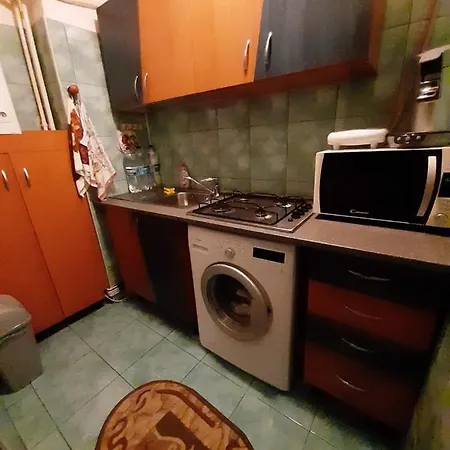 Апартаменти Studio Near Coresi Mall Брашов